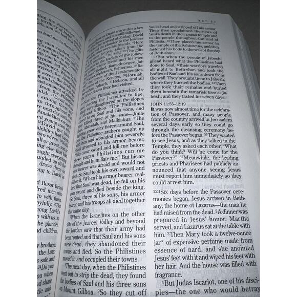 The One Year Bible Fifteenth Anniversary Edition NLT By Tyndale - Picture 6 of 11